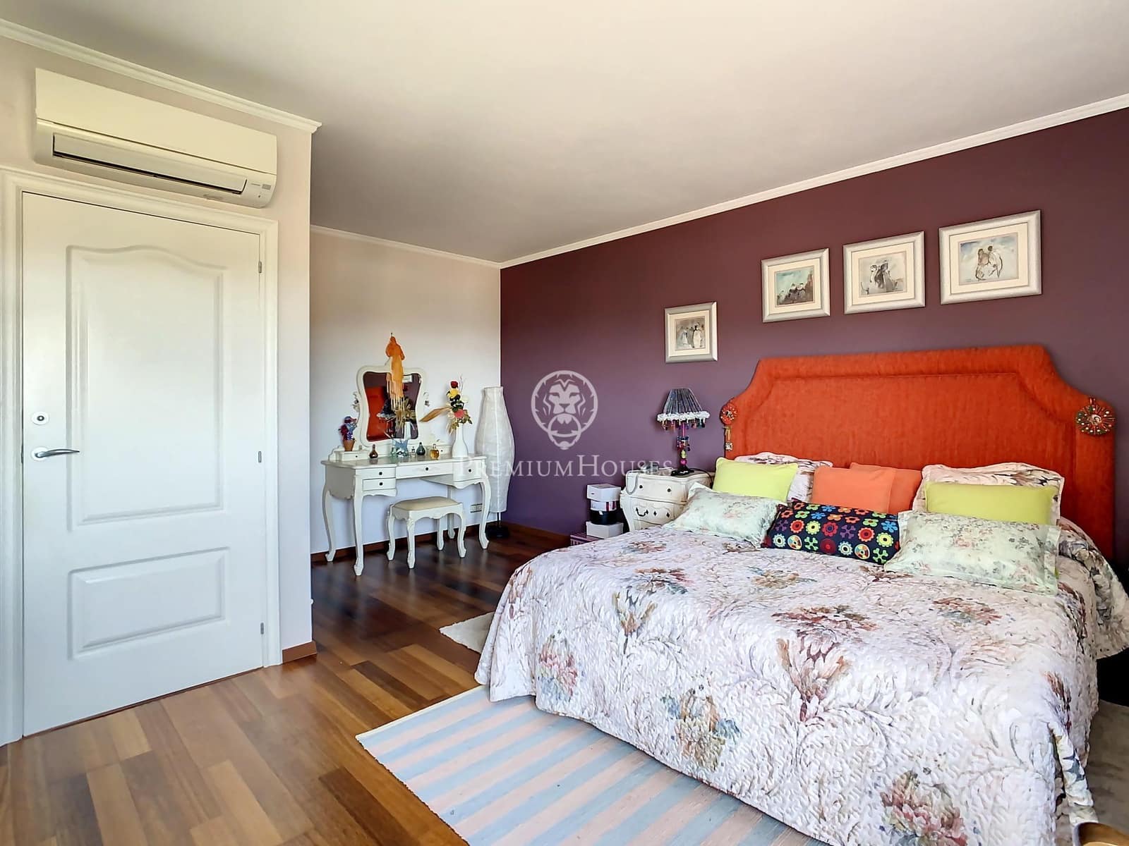 5 bedroom Villa for sale in Badalona with garage - € 1,700,000 (Ref: 9770649)