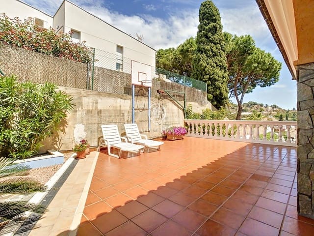 5 soverom Villa til salgs i Badalona med garasje - € 1 700 000 (Ref: 9770649)