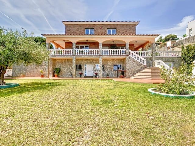 5 soverom Villa til salgs i Badalona med garasje - € 1 700 000 (Ref: 9770649)