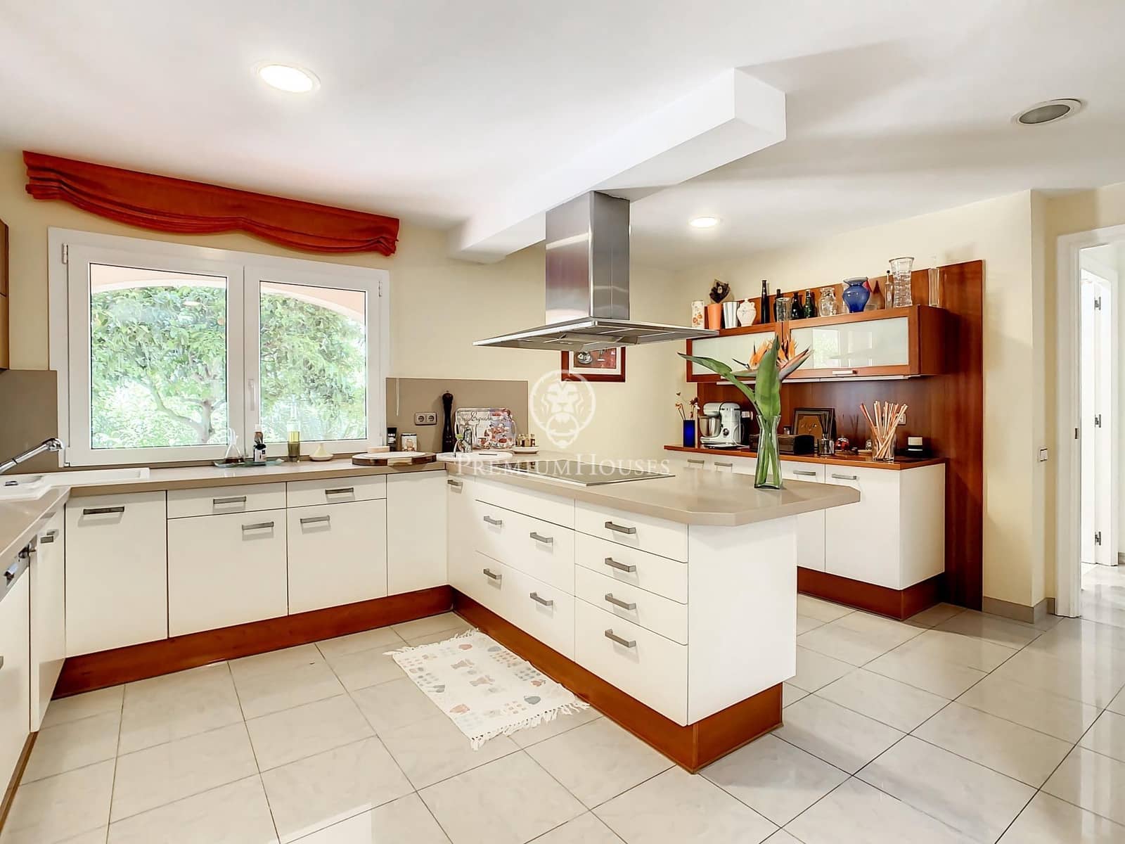 5 Zimmer Villa zu verkaufen in Badalona mit Garage - 1.700.000 € (Ref: 9770649)