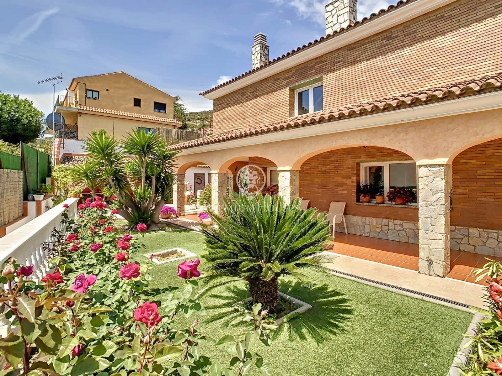 5 Zimmer Villa zu verkaufen in Badalona mit Garage - 1.700.000 € (Ref: 9770649)