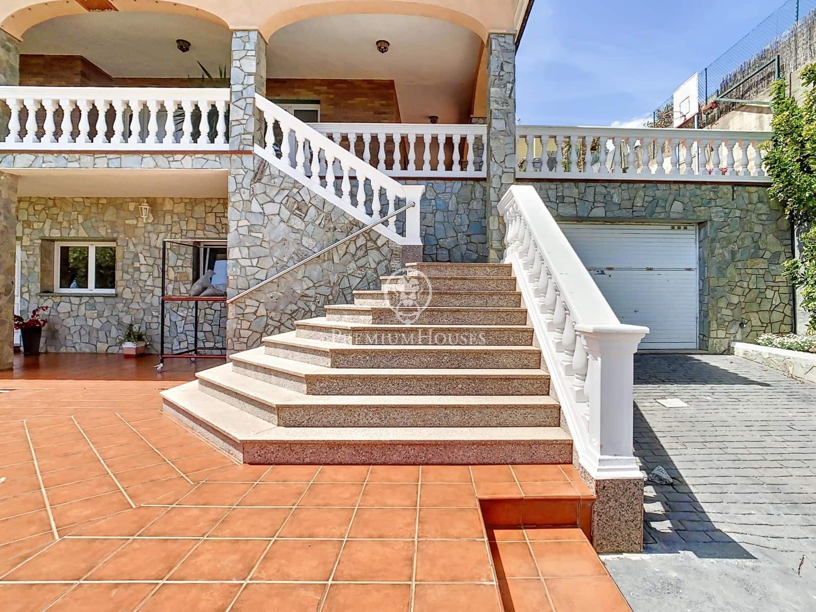 5 Zimmer Villa zu verkaufen in Badalona mit Garage - 1.700.000 € (Ref: 9770649)