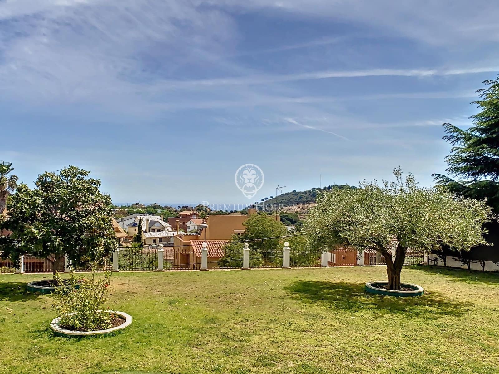 5 Zimmer Villa zu verkaufen in Badalona mit Garage - 1.700.000 € (Ref: 9770649)