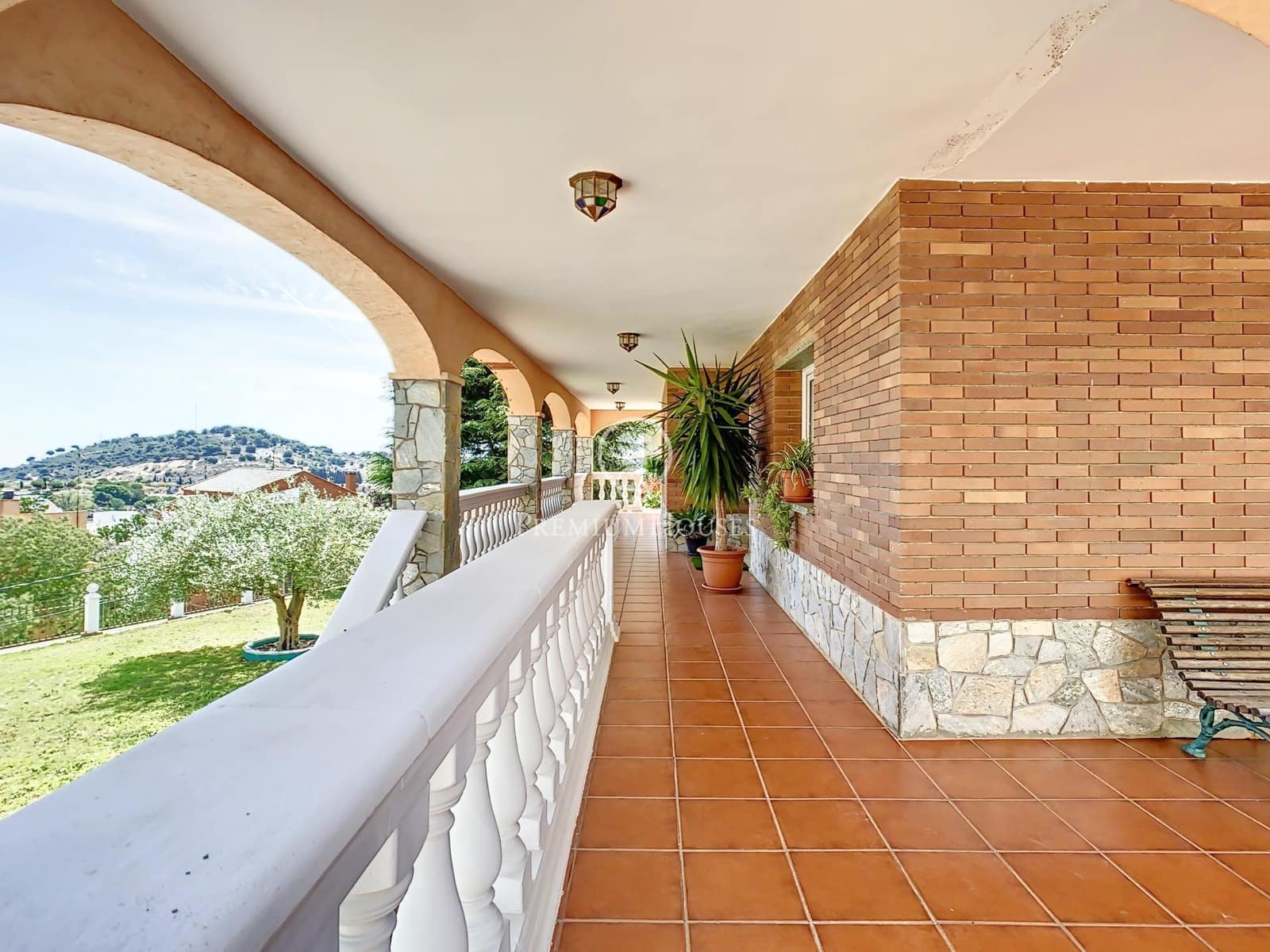 5 Zimmer Villa zu verkaufen in Badalona mit Garage - 1.700.000 € (Ref: 9770649)