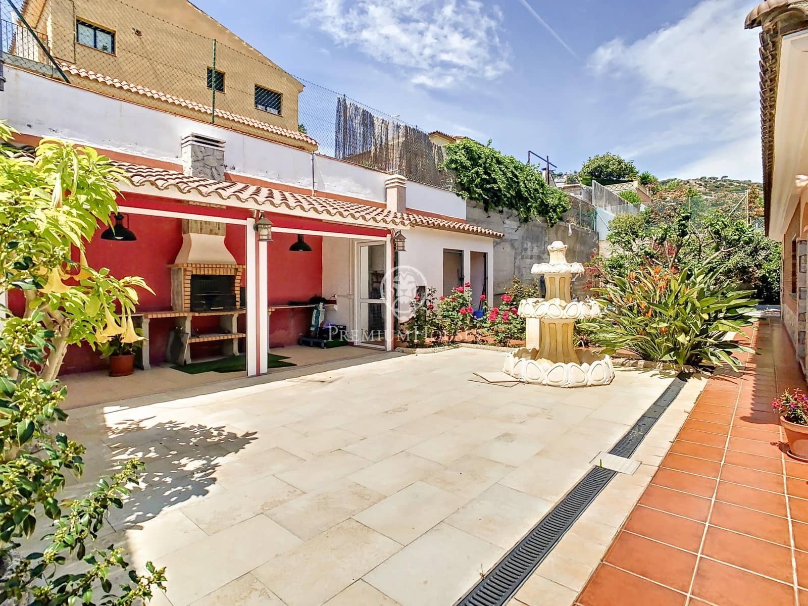 5 Zimmer Villa zu verkaufen in Badalona mit Garage - 1.700.000 € (Ref: 9770649)