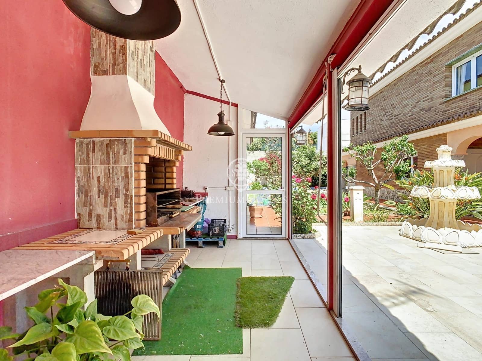 5 Zimmer Villa zu verkaufen in Badalona mit Garage - 1.700.000 € (Ref: 9770649)