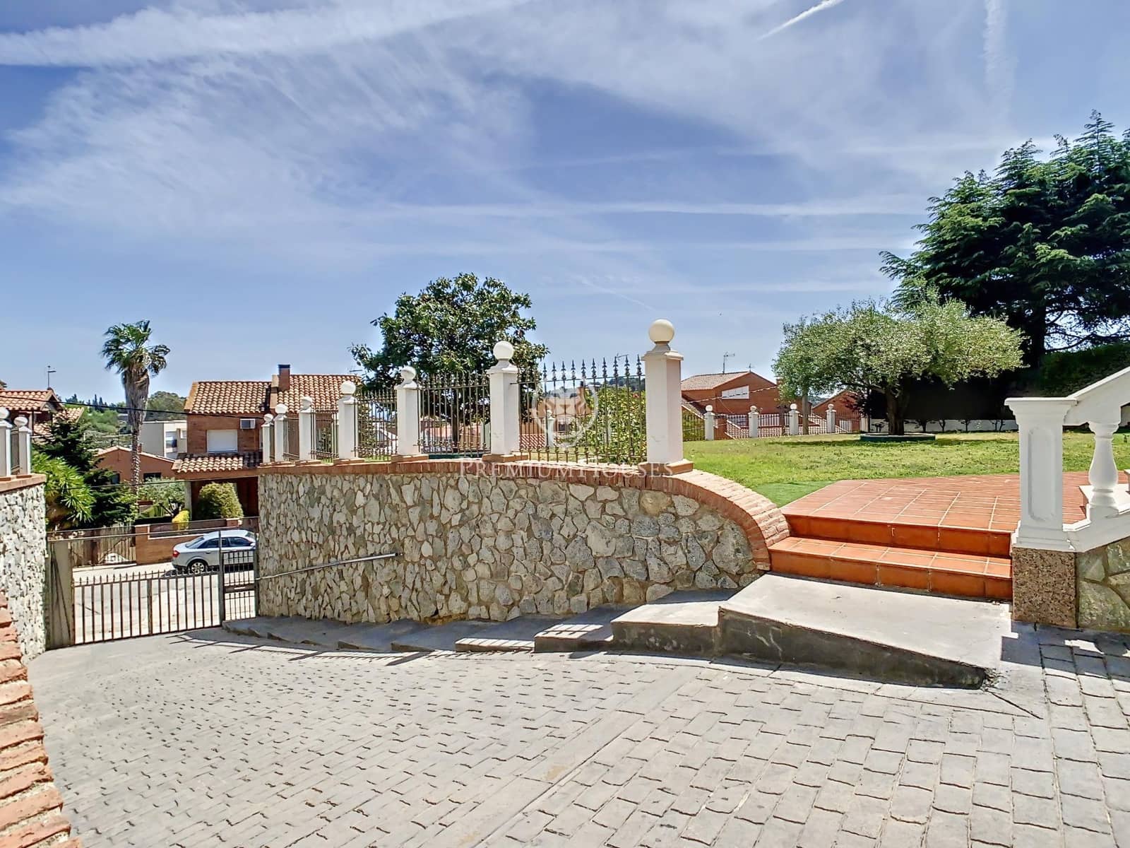 5 Zimmer Villa zu verkaufen in Badalona mit Garage - 1.700.000 € (Ref: 9770649)