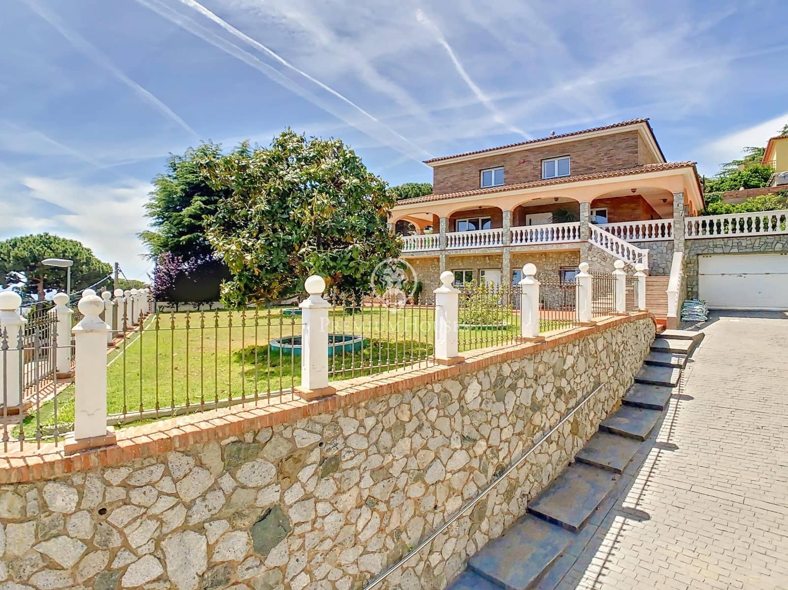 5 Zimmer Villa zu verkaufen in Badalona mit Garage - 1.700.000 € (Ref: 9770649)