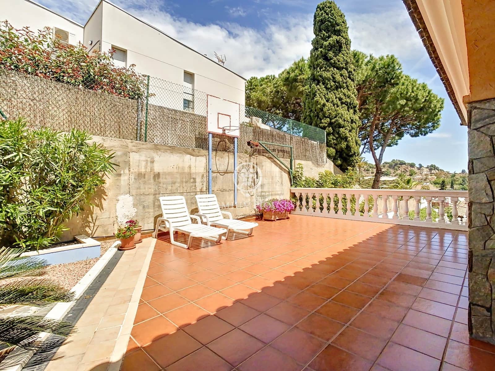 5 Zimmer Villa zu verkaufen in Badalona mit Garage - 1.700.000 € (Ref: 9770649)