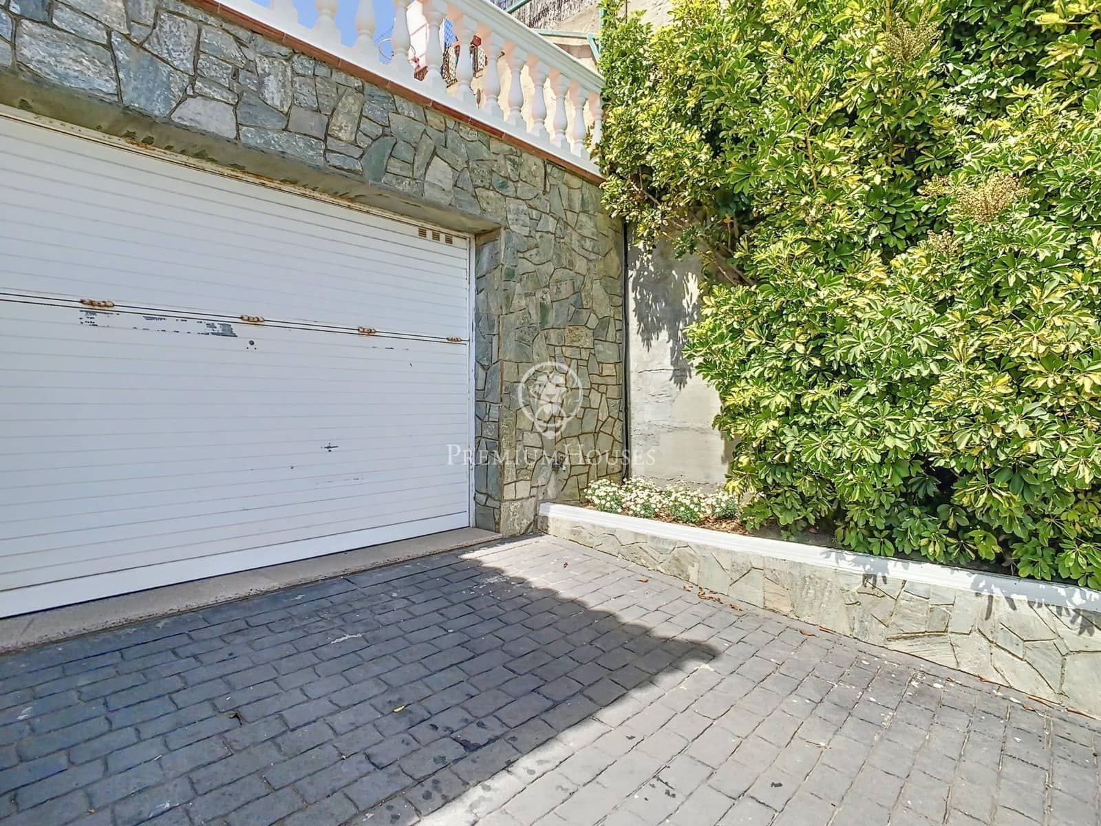 5 Zimmer Villa zu verkaufen in Badalona mit Garage - 1.700.000 € (Ref: 9770649)