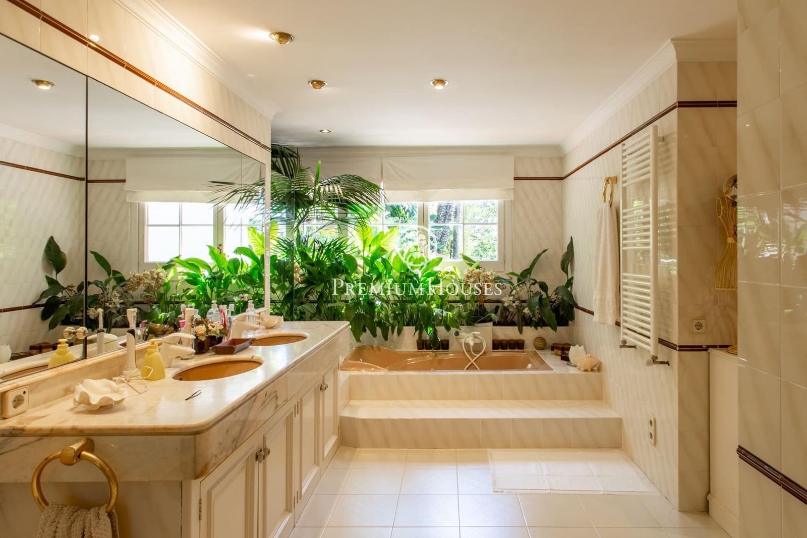 4 chambre Villa/Maison à vendre à Sant Andreu de Llavaneres avec piscine garage - 1 900 000 € (Ref: 9778108)