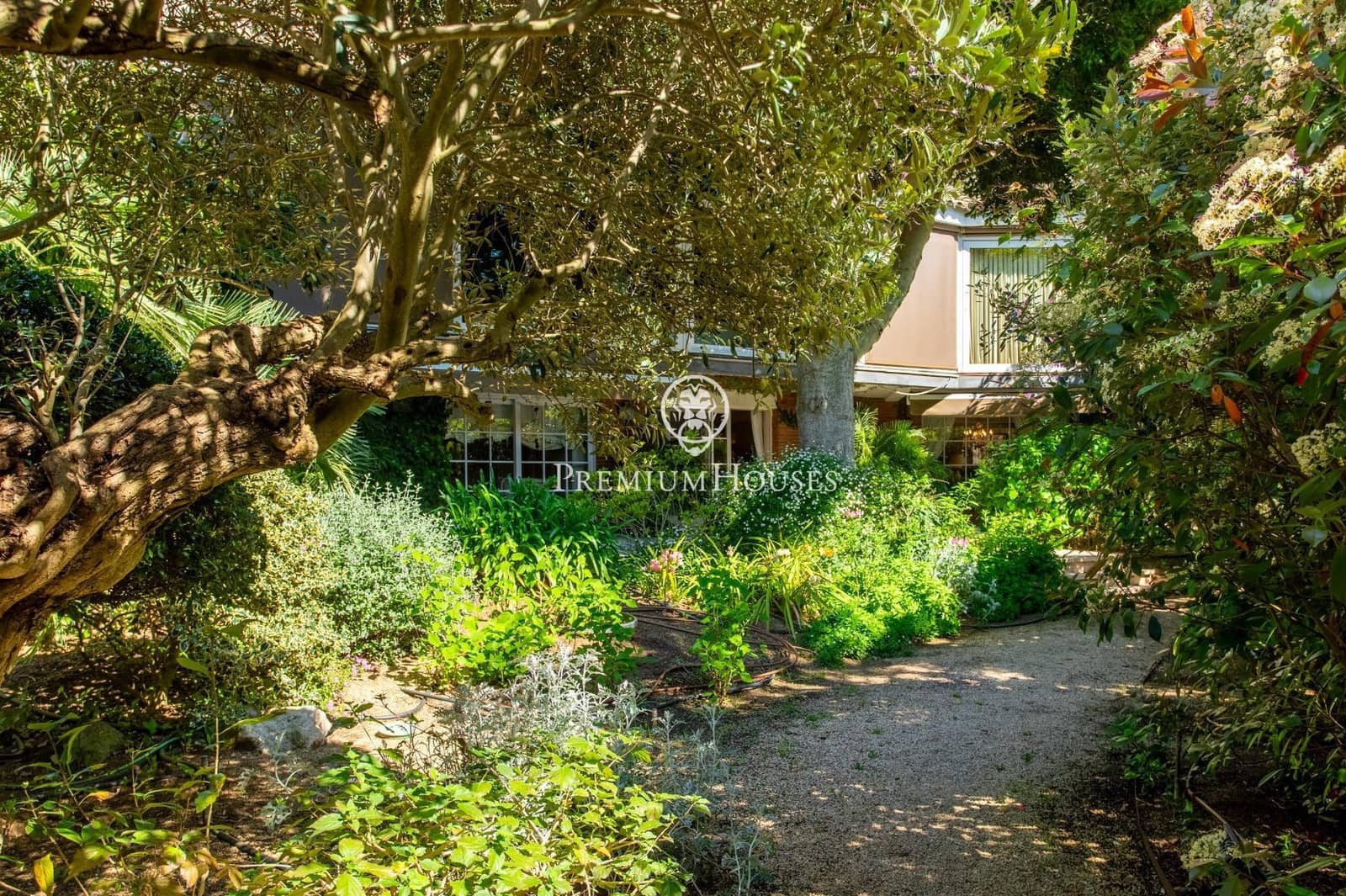 4 chambre Villa/Maison à vendre à Sant Andreu de Llavaneres avec piscine garage - 1 900 000 € (Ref: 9778108)