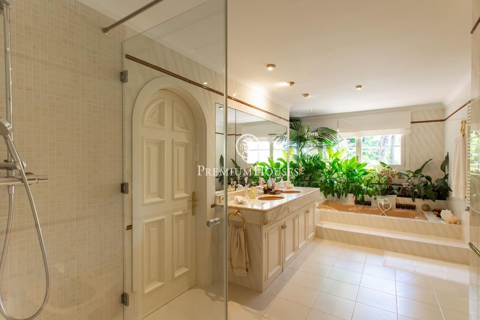 4 chambre Villa/Maison à vendre à Sant Andreu de Llavaneres avec piscine garage - 1 900 000 € (Ref: 9778108)