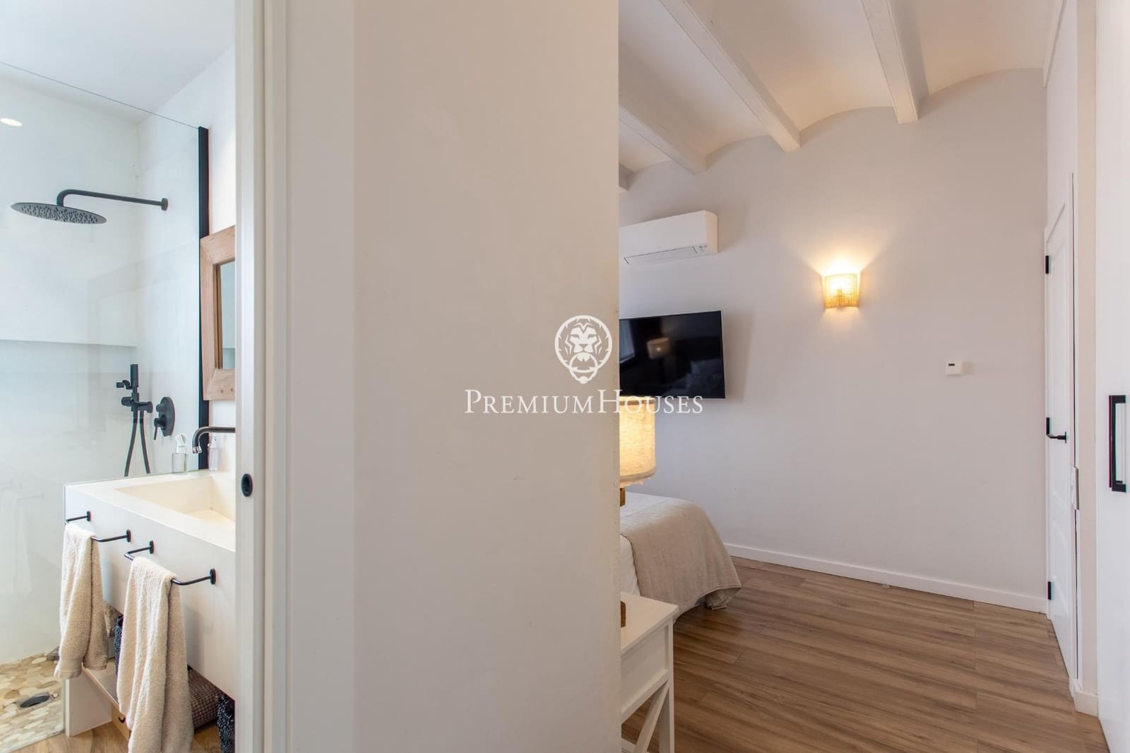 4 bedroom Terraced Villa for sale in Sant Andreu de Llavaneres - € 650,000 (Ref: 9782982)