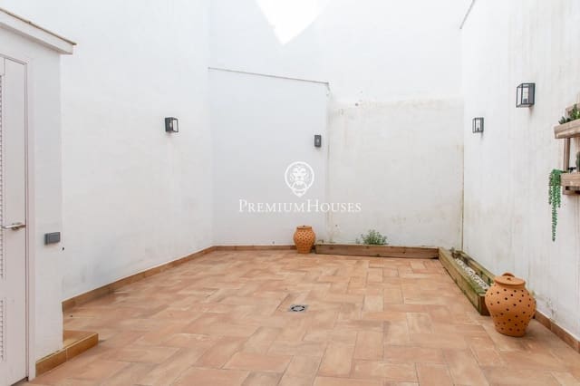 4 chambre Villa/Maison Mitoyenne à vendre à Sant Andreu de Llavaneres - 650 000 € (Ref: 9782982)