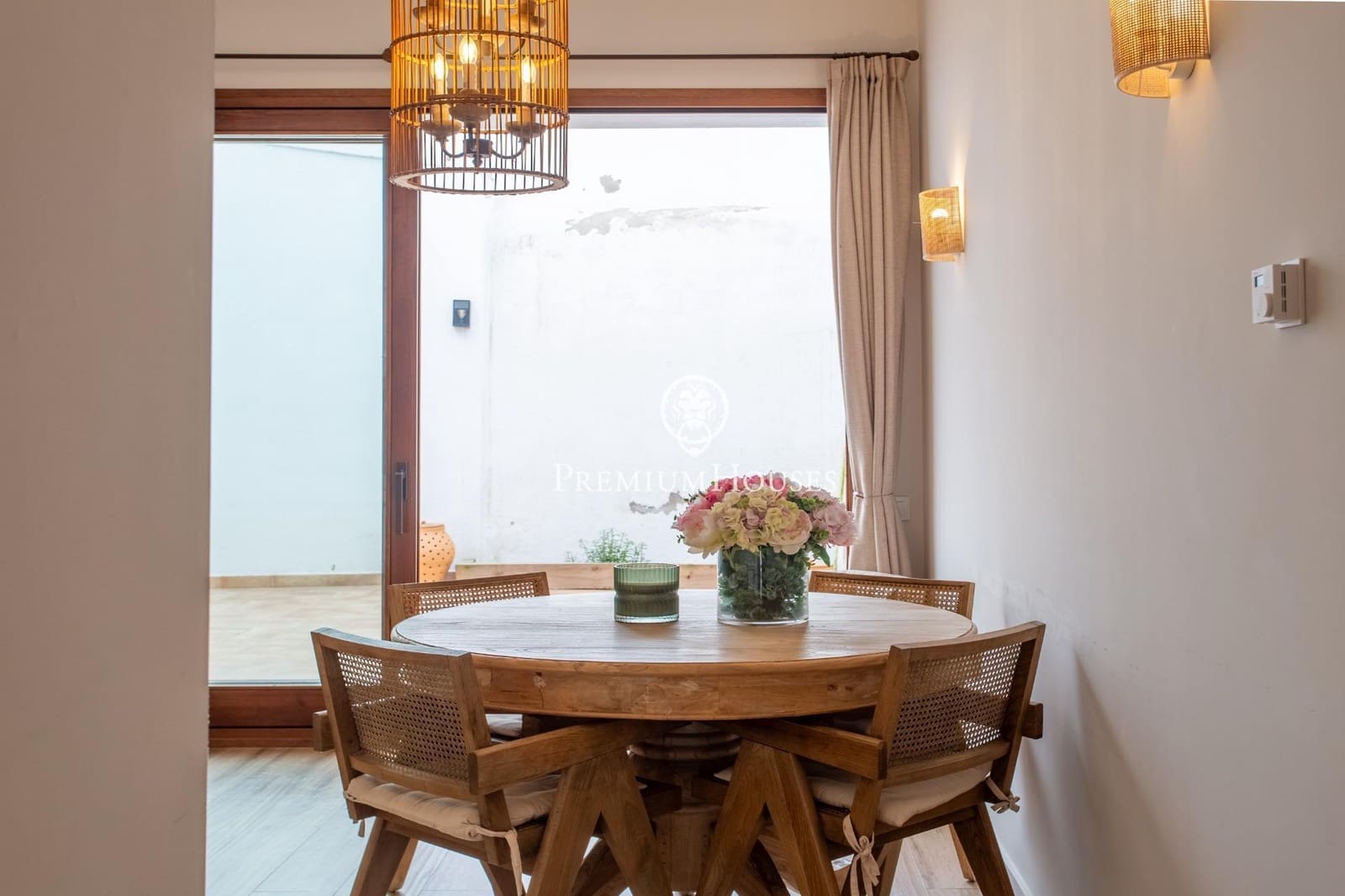 4 bedroom Terraced Villa for sale in Sant Andreu de Llavaneres - € 650,000 (Ref: 9782982)