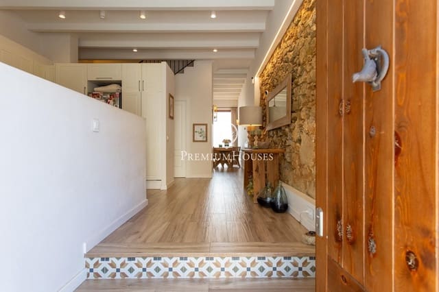 4 chambre Villa/Maison Mitoyenne à vendre à Sant Andreu de Llavaneres - 650 000 € (Ref: 9782982)
