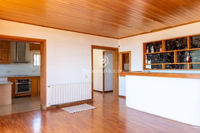 Chalet de 3 habitaciones en Alella en venta con garaje - 630.000 € (Ref: 9782983)
