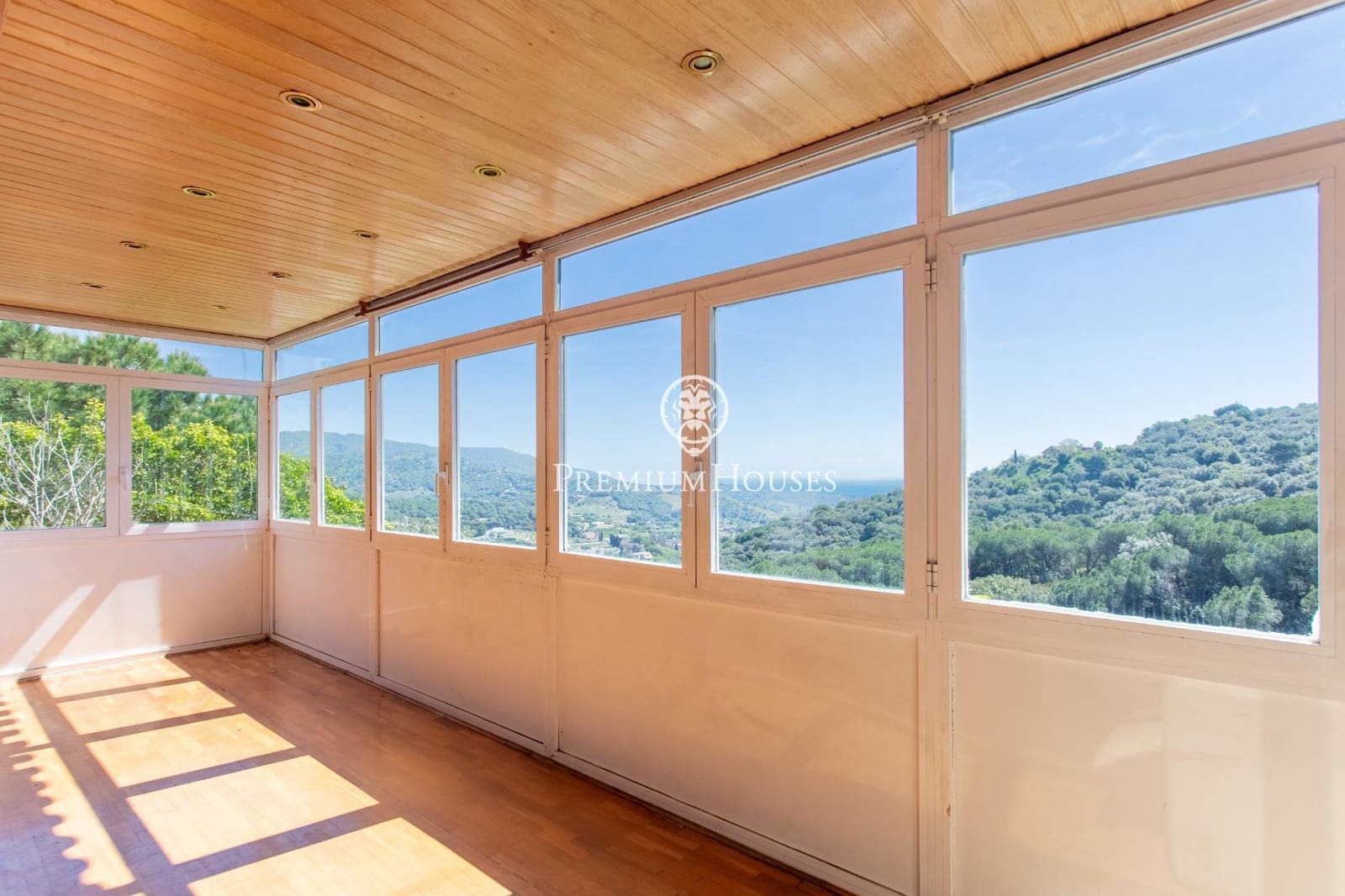 Chalet de 3 habitaciones en Alella en venta con garaje - 630.000 € (Ref: 9782983)