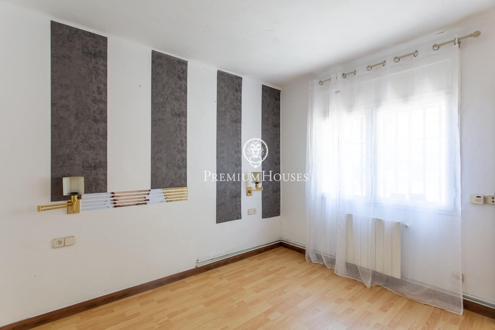 Chalet de 3 habitaciones en Alella en venta con garaje - 630.000 € (Ref: 9782983)