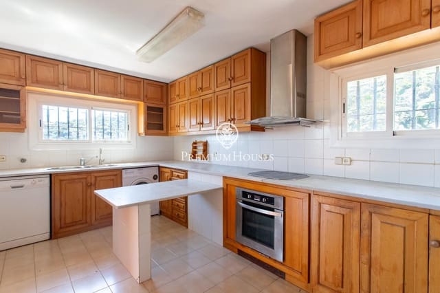 Chalet de 3 habitaciones en Alella en venta con garaje - 630.000 € (Ref: 9782983)