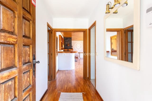 Chalet de 3 habitaciones en Alella en venta con garaje - 630.000 € (Ref: 9782983)