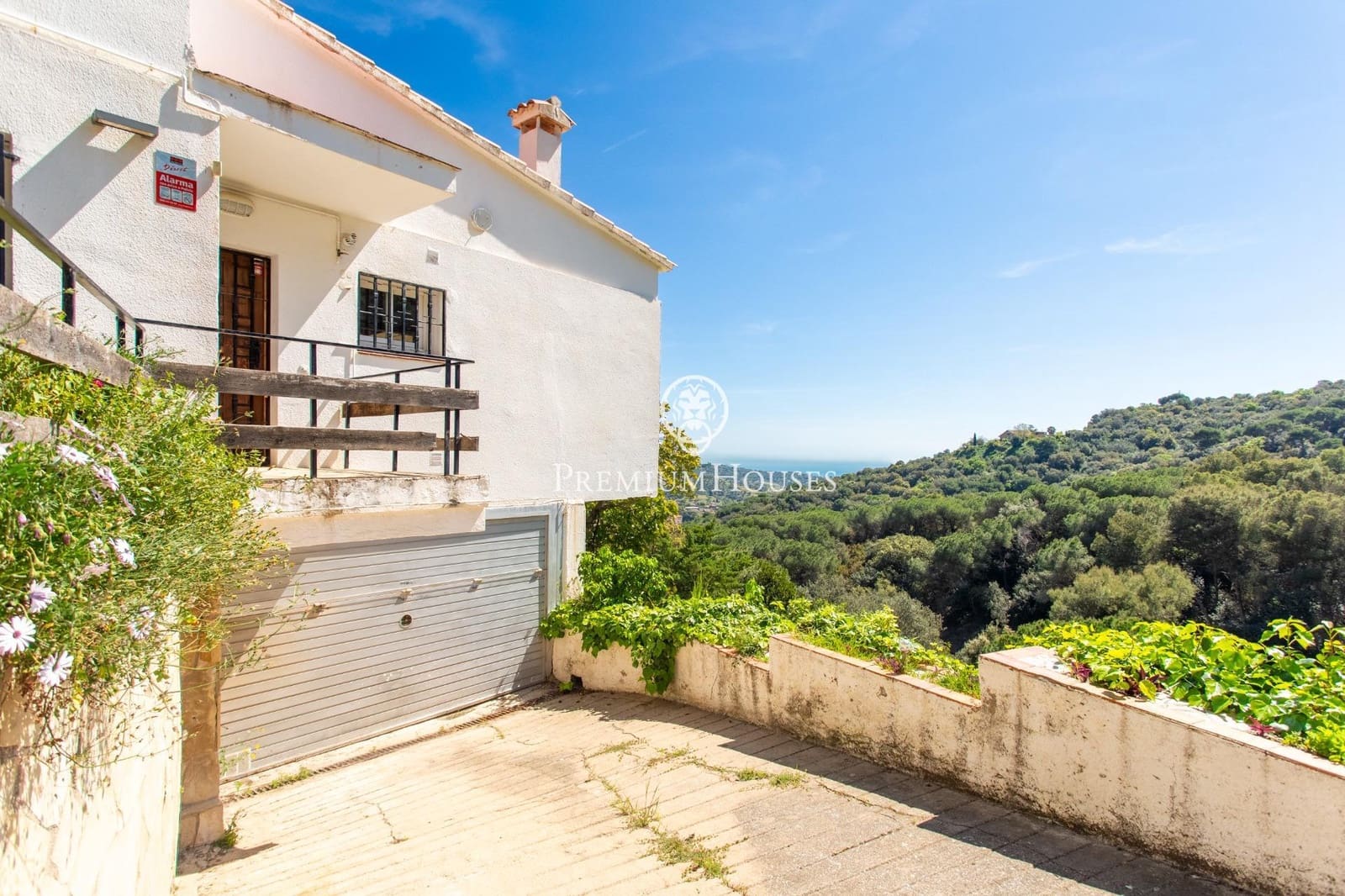 Chalet de 3 habitaciones en Alella en venta con garaje - 630.000 € (Ref: 9782983)