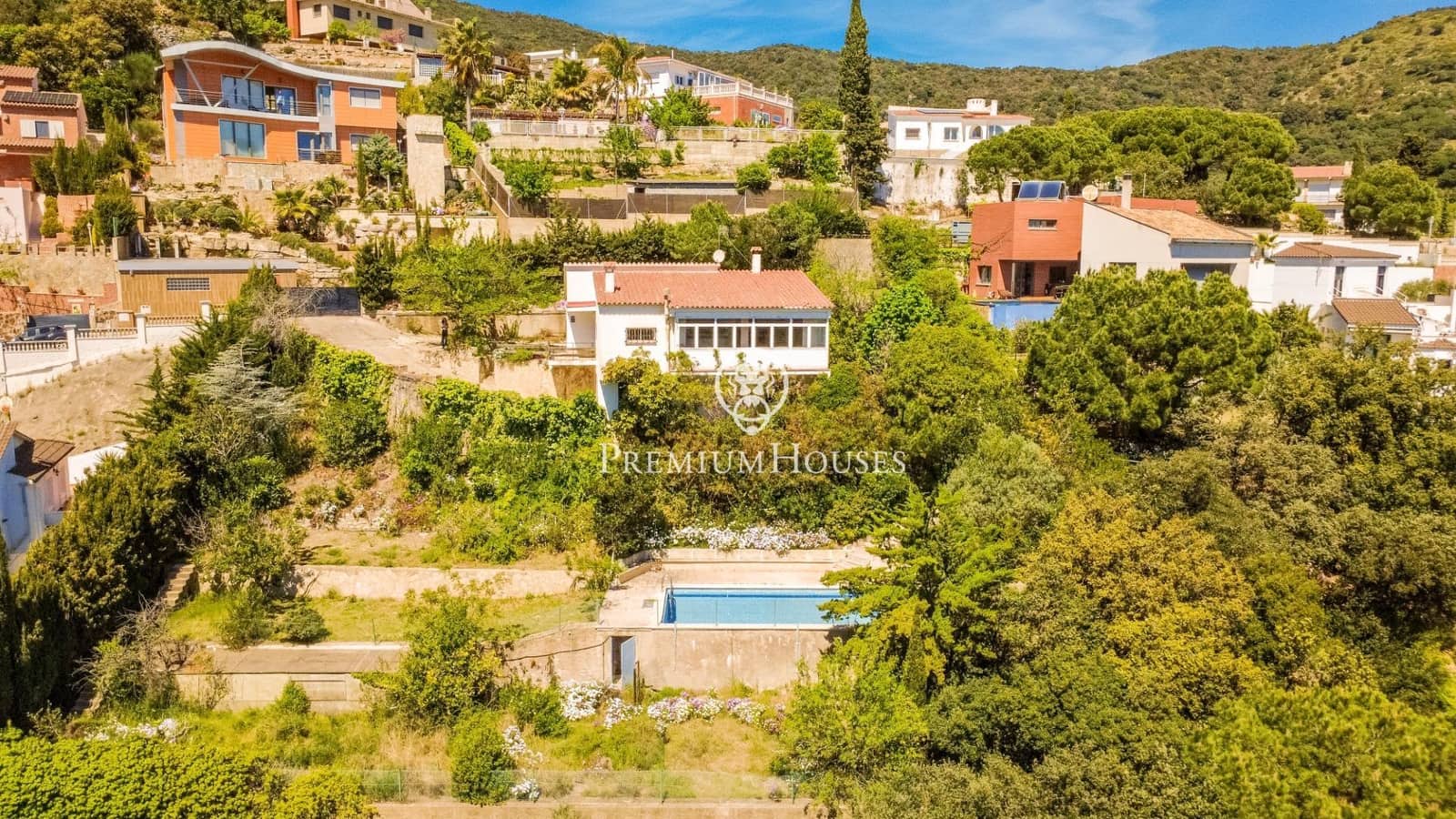 Chalet de 3 habitaciones en Alella en venta con garaje - 630.000 € (Ref: 9782983)