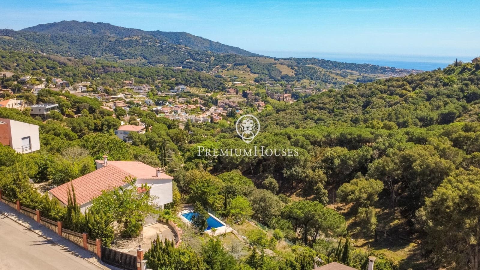 Chalet de 3 habitaciones en Alella en venta con garaje - 630.000 € (Ref: 9782983)