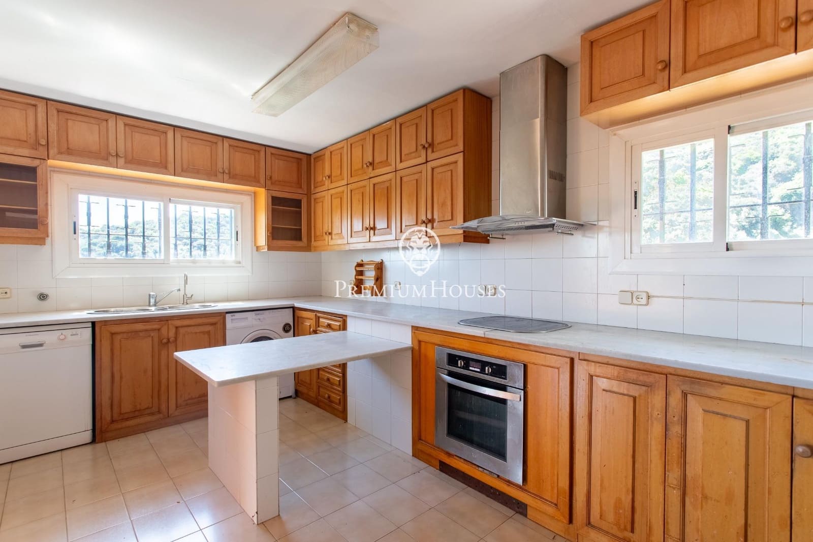 3 bedroom Villa for sale in Alella with garage - € 630,000 (Ref: 9782983)