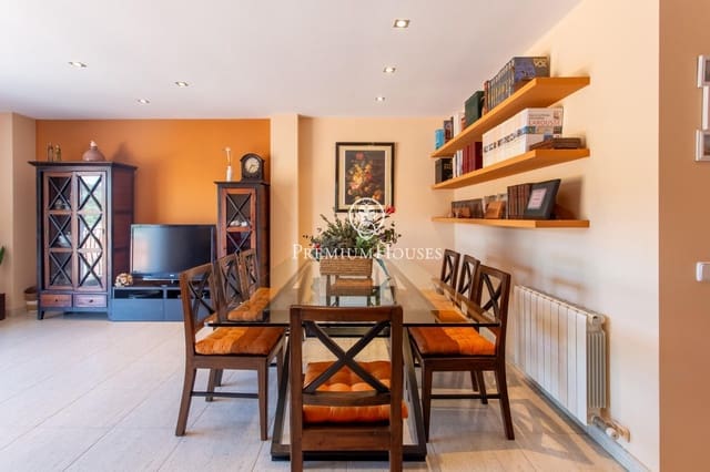 4 chambre Villa/Maison Mitoyenne à vendre à Argentona - 620 000 € (Ref: 9788389)