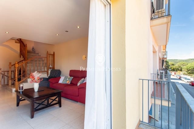 4 chambre Villa/Maison Mitoyenne à vendre à Argentona - 620 000 € (Ref: 9788389)