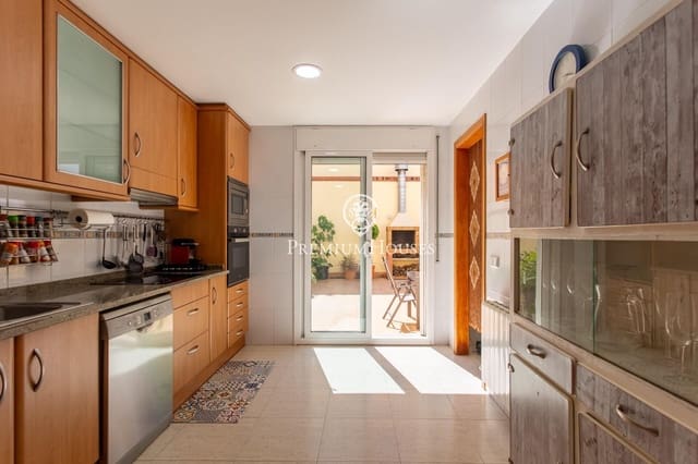 4 chambre Villa/Maison Mitoyenne à vendre à Argentona - 620 000 € (Ref: 9788389)