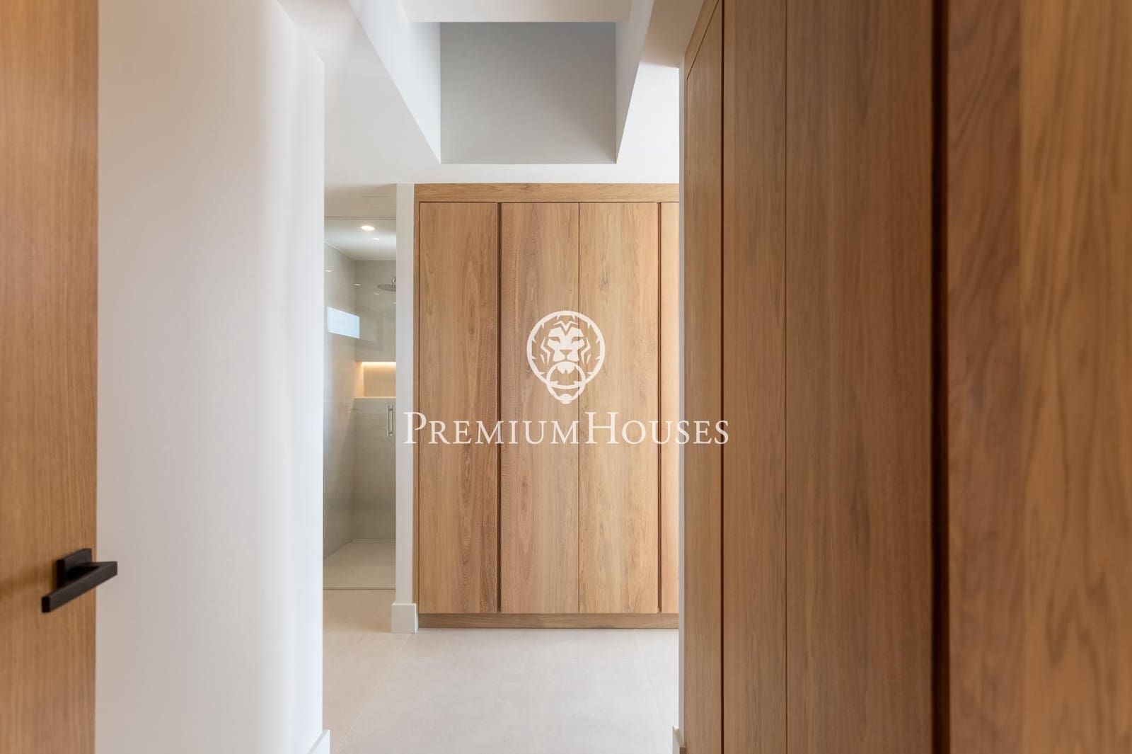 4 sypialnia Willa na sprzedaż w Sant Vicenc de Montalt z basenem garażem - 1 150 000 € (Ref: 9788391)