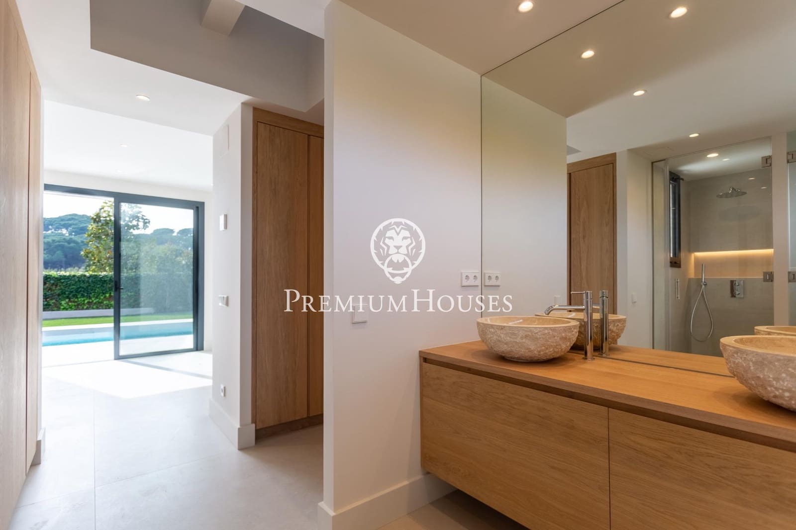 4 sypialnia Willa na sprzedaż w Sant Vicenc de Montalt z basenem garażem - 1 150 000 € (Ref: 9788391)