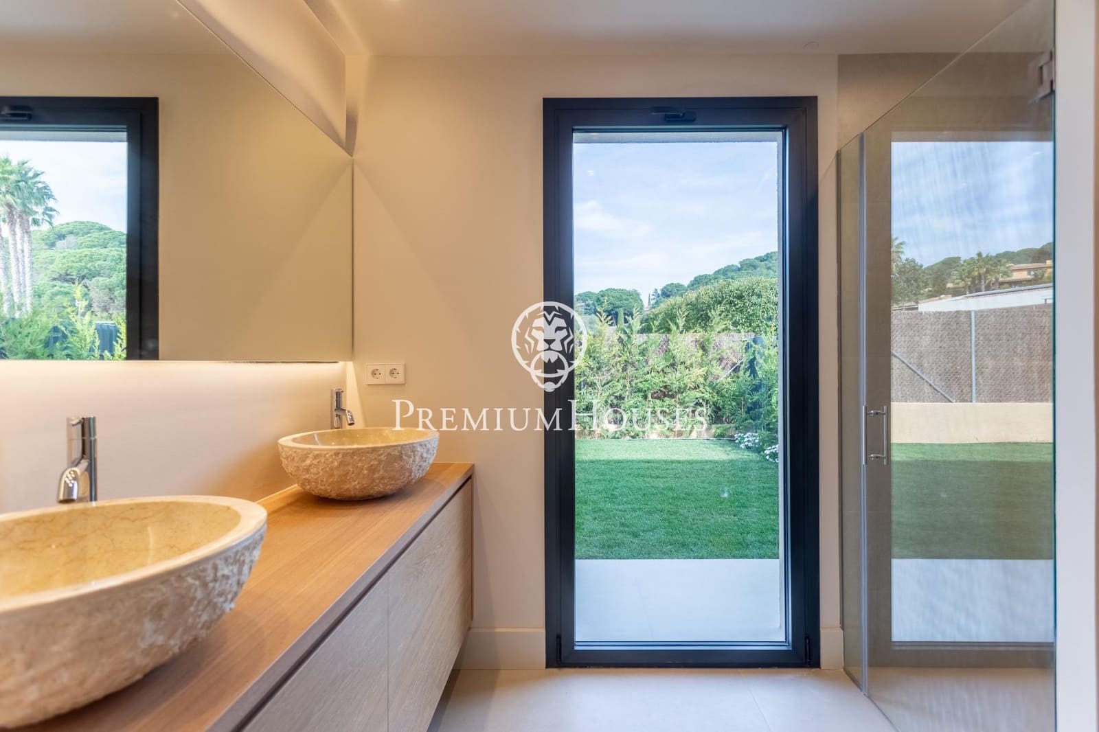 4 sypialnia Willa na sprzedaż w Sant Vicenc de Montalt z basenem garażem - 1 150 000 € (Ref: 9788391)