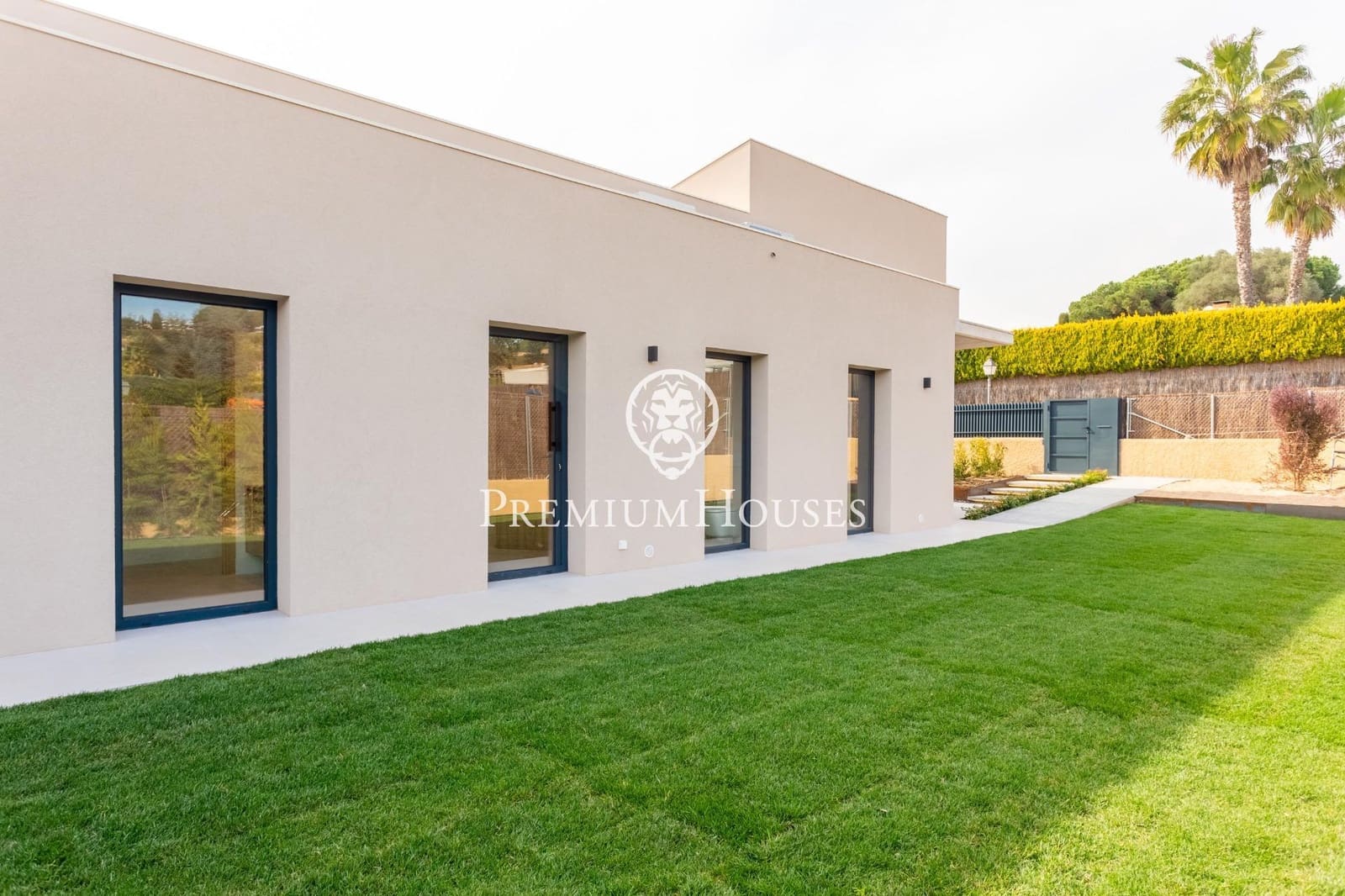 4 sypialnia Willa na sprzedaż w Sant Vicenc de Montalt z basenem garażem - 1 150 000 € (Ref: 9788391)