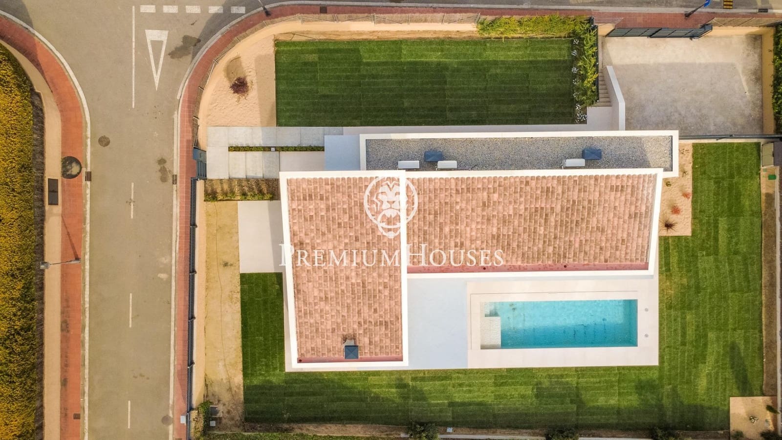 4 sypialnia Willa na sprzedaż w Sant Vicenc de Montalt z basenem garażem - 1 150 000 € (Ref: 9788391)