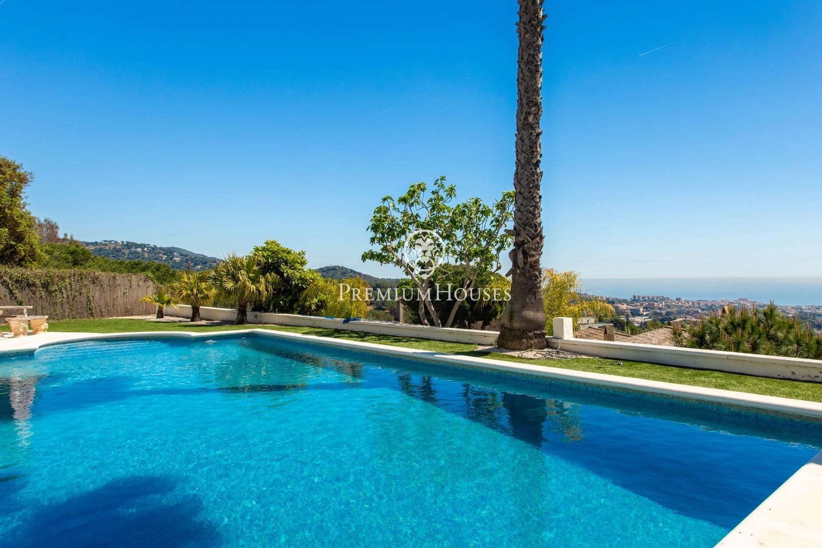 5 makuuhuone Huvila myytävänä paikassa Alella mukana uima-altaan 
autotalli - 1 590 000 € (Ref: 9794621)