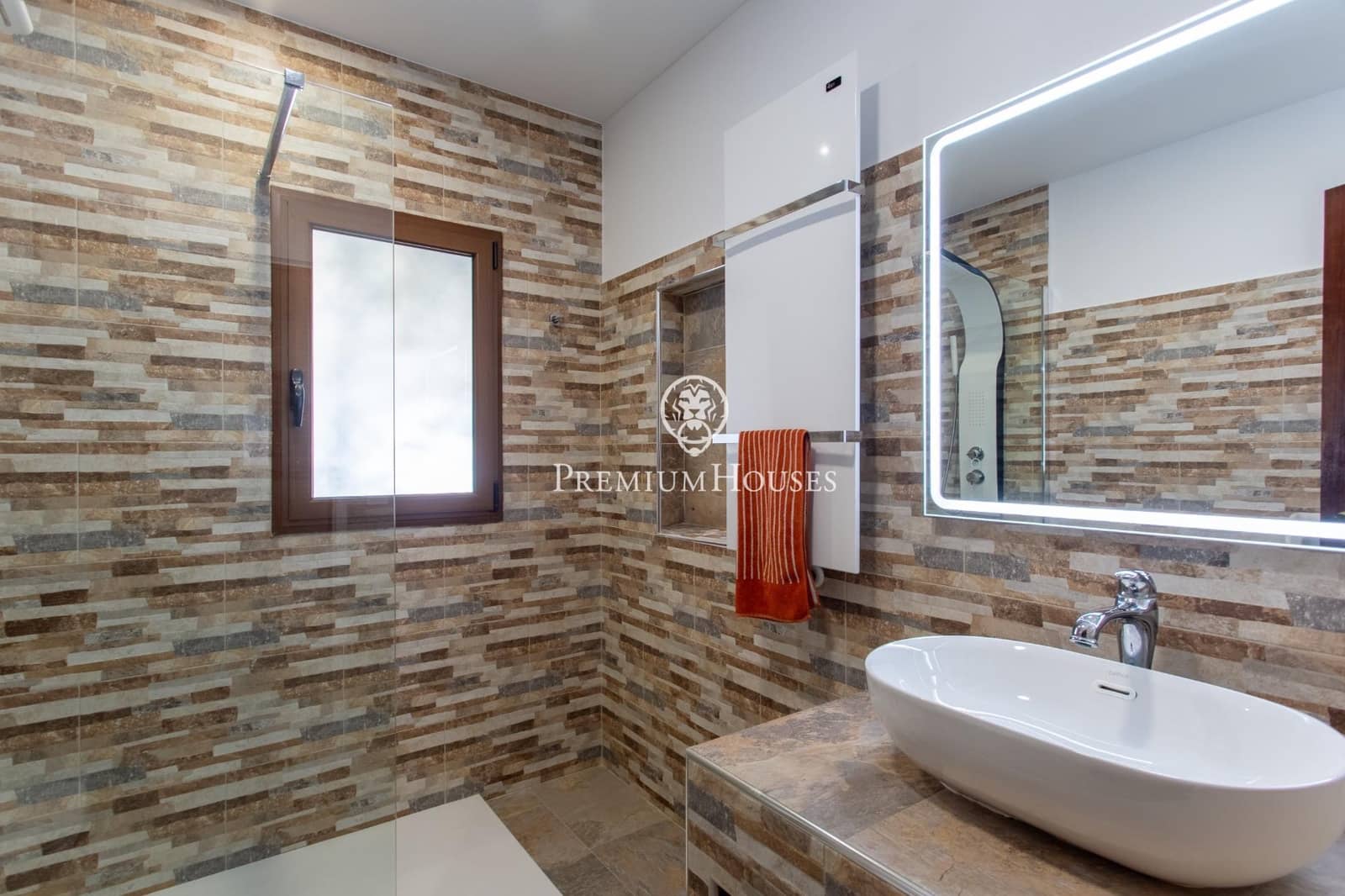 5 makuuhuone Huvila myytävänä paikassa Alella mukana uima-altaan 
autotalli - 1 590 000 € (Ref: 9794621)