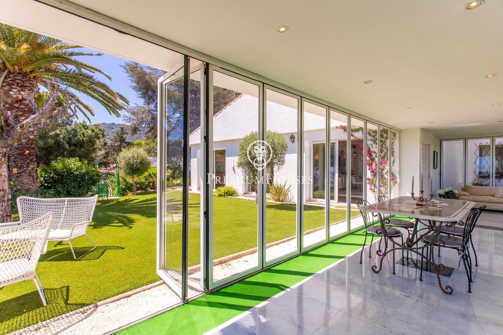 5 makuuhuone Huvila myytävänä paikassa Alella mukana uima-altaan 
autotalli - 1 590 000 € (Ref: 9794621)