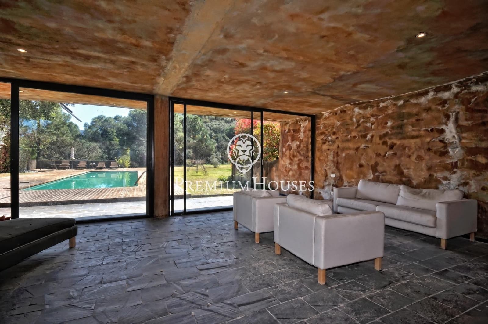4 bedroom Finca/Country House for sale in Vallromanes with pool garage - € 1,595,000 (Ref: 9818202)