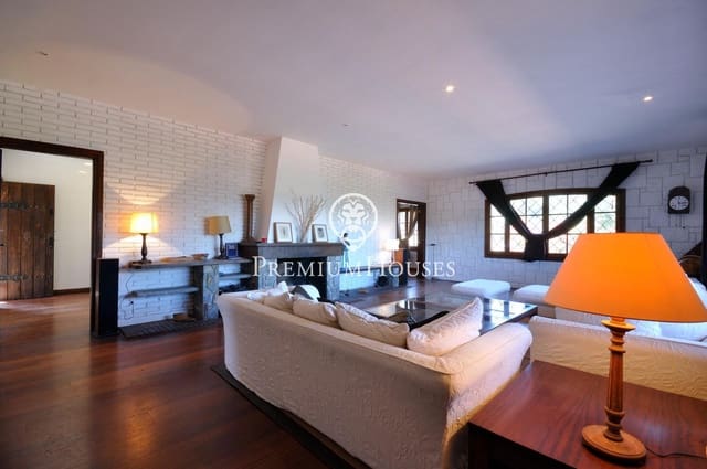 4 bedroom Finca/Country House for sale in Vallromanes with pool garage - € 1,595,000 (Ref: 9818202)