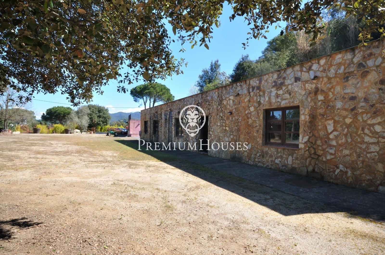 4 bedroom Finca/Country House for sale in Vallromanes with pool garage - € 1,595,000 (Ref: 9818202)