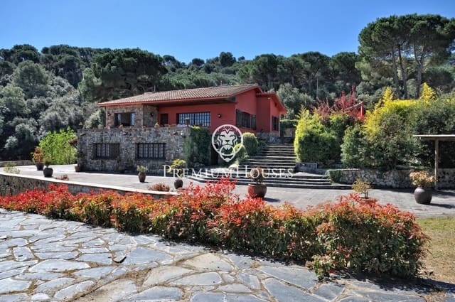 4 bedroom Finca/Country House for sale in Vallromanes with pool garage - € 1,595,000 (Ref: 9818202)