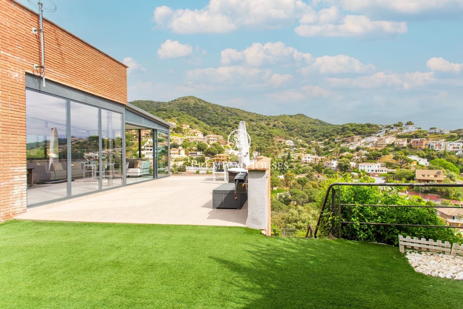 4 Zimmer Villa zu verkaufen in Alella mit Pool Garage - 1.250.000 € (Ref: 9829090)