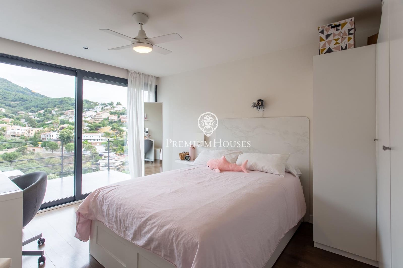 4 Zimmer Villa zu verkaufen in Alella mit Pool Garage - 1.250.000 € (Ref: 9829090)