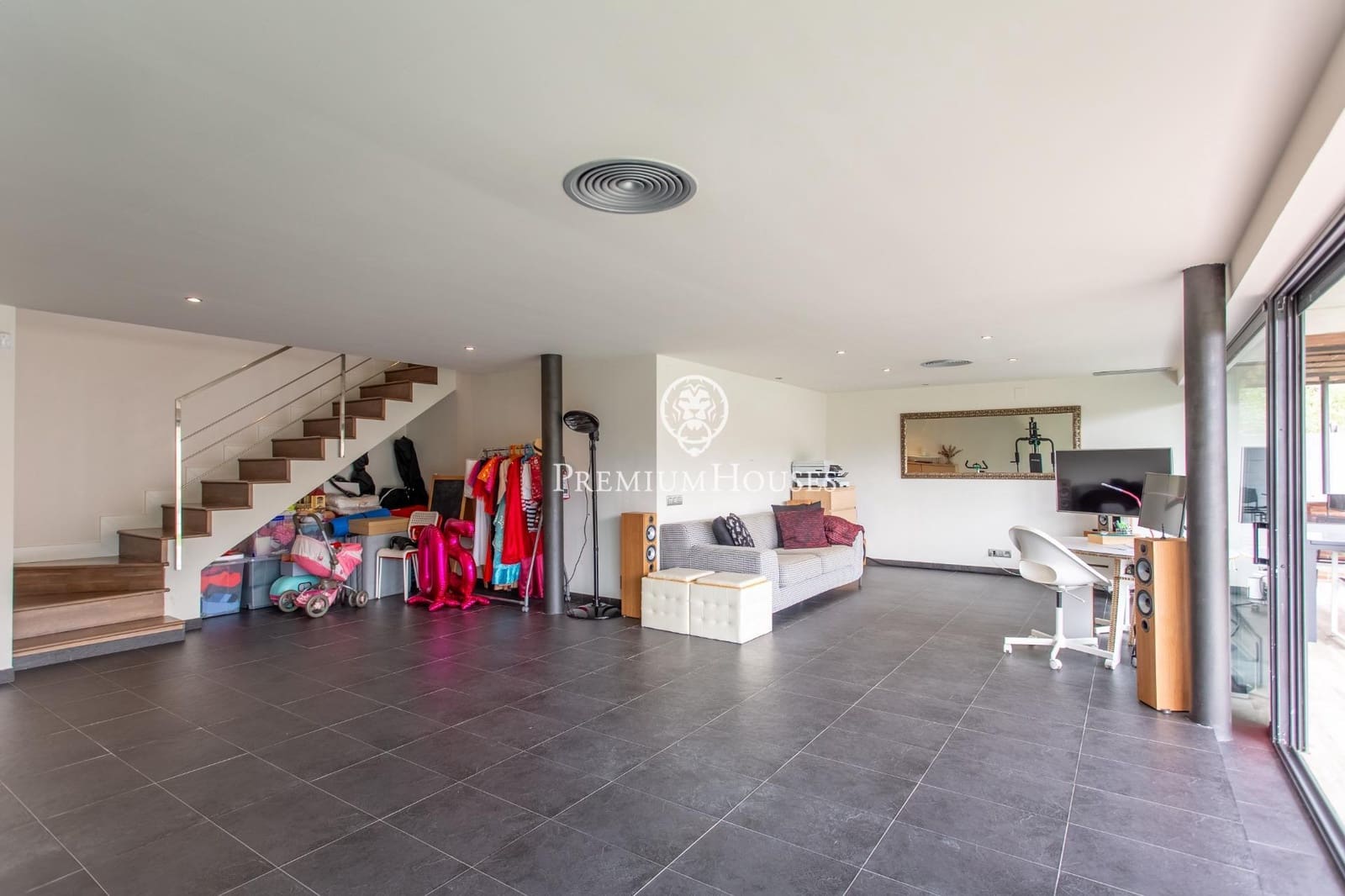 4 Zimmer Villa zu verkaufen in Alella mit Pool Garage - 1.250.000 € (Ref: 9829090)