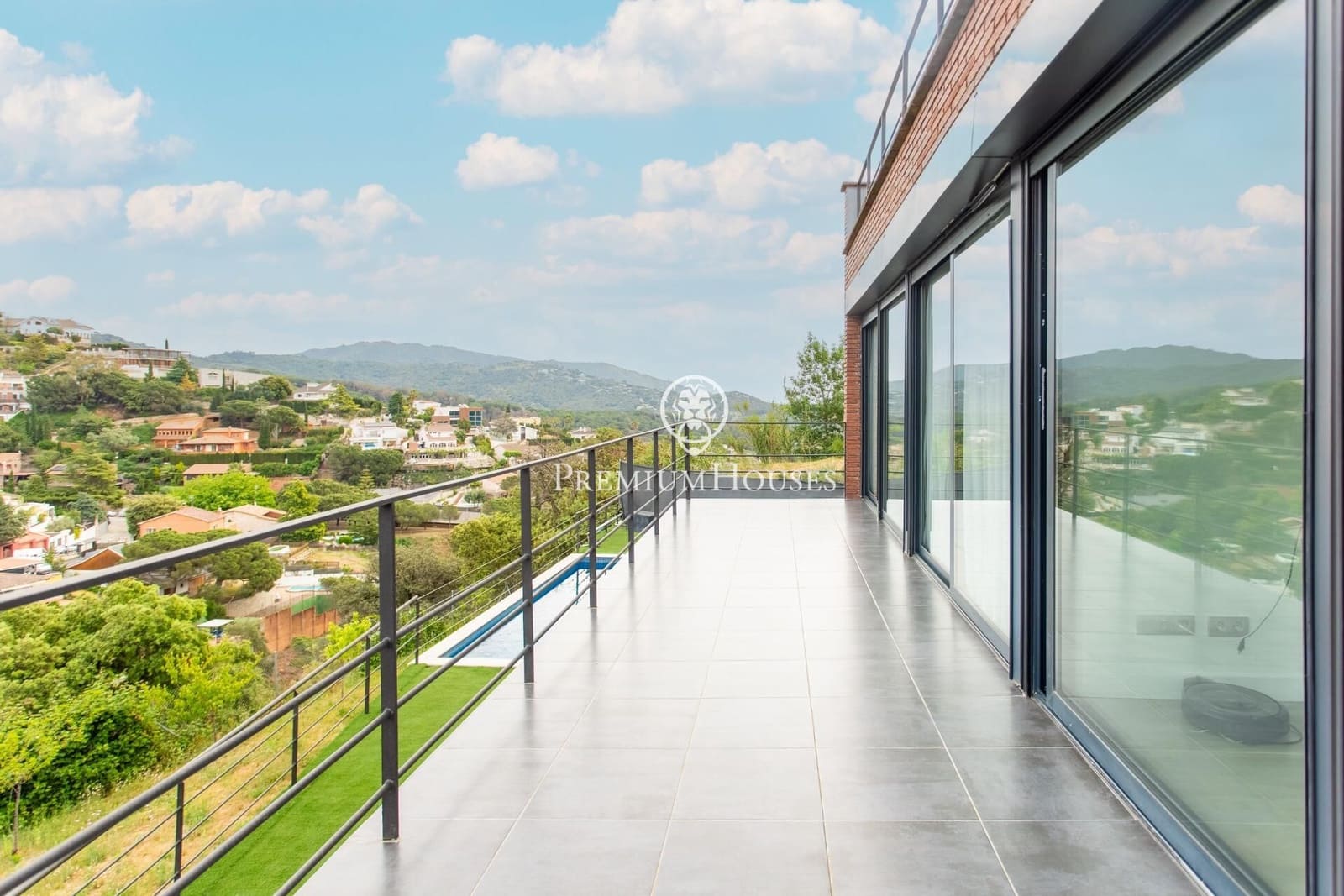 4 Zimmer Villa zu verkaufen in Alella mit Pool Garage - 1.250.000 € (Ref: 9829090)