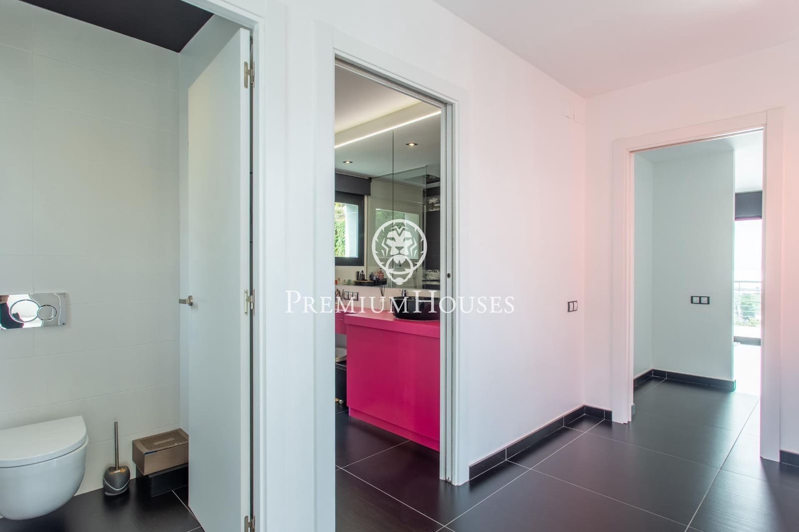 5 bedroom Villa for rent in Cabrils with pool garage - € 8,000 (Ref: 9831352)